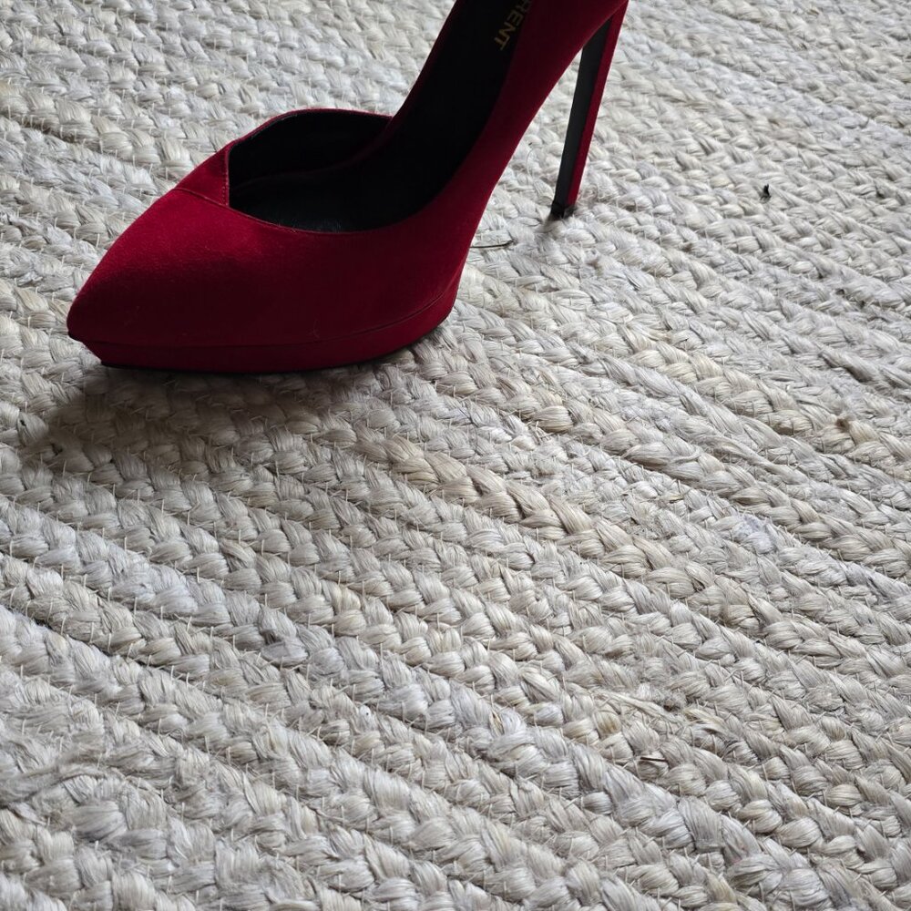 Red suede Saint Laurent stilletos - Picture 6 of 8